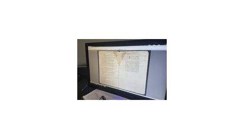 Digitalització de documents de l’arxiu històric